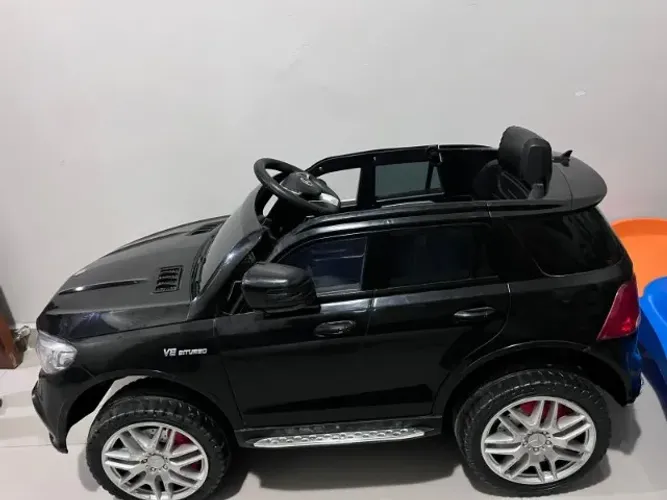 Carrinho Elétrico Infantil Estilo Mercedes-Benz AMG - Super Conservado