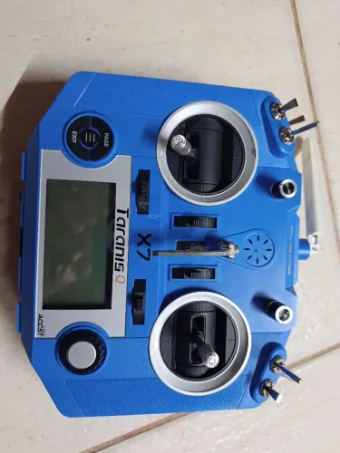 Rádio controle frSkiTaranis Q X7