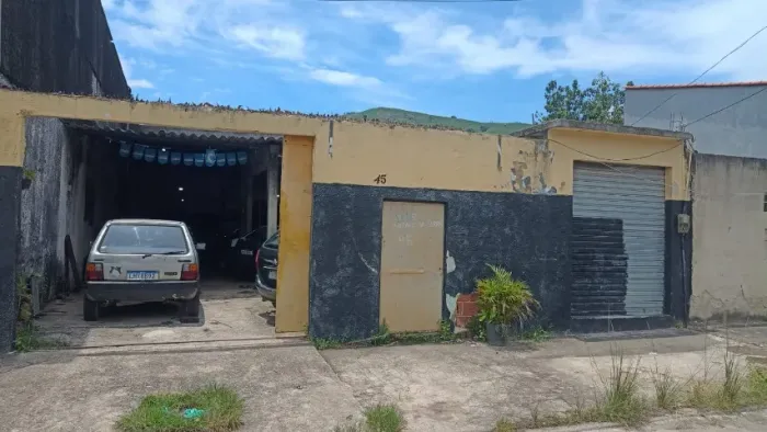 Galpão e Loja, bairro de Paciência, totalizando 250 m²