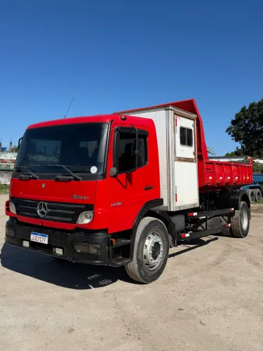 Caminhão mercedes toco caçamba