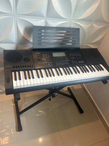 Teclado Musical Casio Ctk-7200 61 Teclas Preto (100%) Preto seminovo