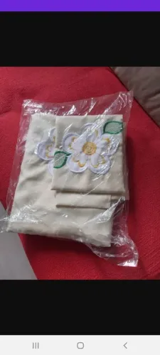 Kit ( colcha e fronha de solteiro bordada amarela) nunca usado