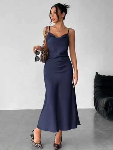 Vestido cetim novo