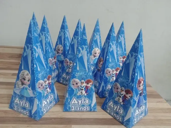 Papelaria personalizada pacote com 30 Caixinhas Pirâmides - Frozen