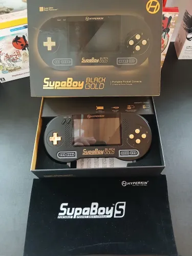 SupaBoy - Black Gold Edition Video Game Portátil