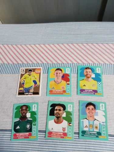 Legend do Luiz Dias mais cinco figurinhas e Rodriguez James