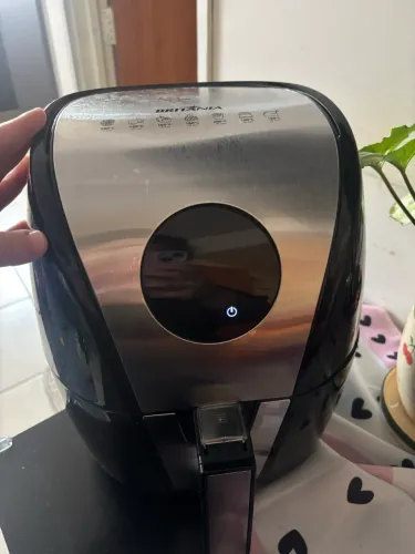 Vendo air fryer Britânia digital 1500w 5 litros