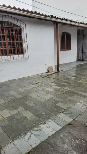 Aluga-se casa no Santo Antônio, Guarujá