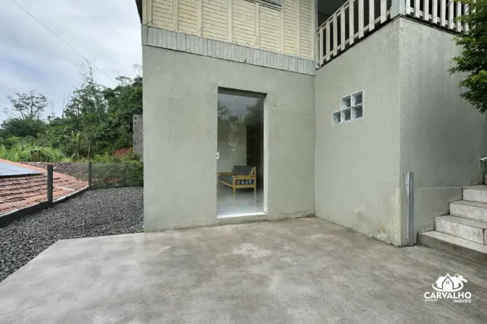 Casa semi mobiliada com 2 dormitórios para locação anual no bairro Itajuba em Barra Velha