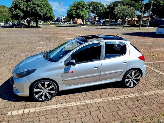 Peugeot 207 Quiksilver 1.4 Flex 8V 5P 2011