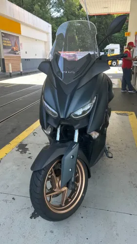 XMax 2022/2023 com baixa km