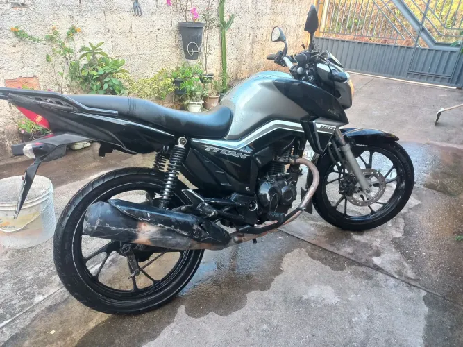 CG TITAN 160 (TROCO POR CARRO)