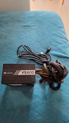 Fonte corsair vs600