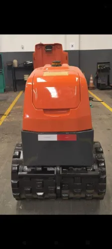 Rolo compactador controle remoto husqvarna