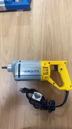 CORPO VIBRADOR PORTATIL 1000W MENEGOTTI - 220V