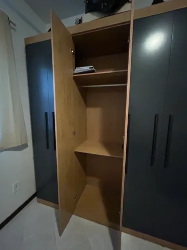 Guarda-roupa 8 portas