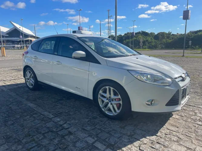 Ford Focus 1.6 S/1.6 SE Flex 16V 5P AUT 2015