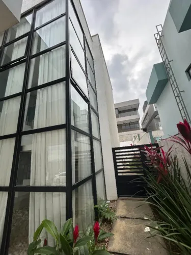 Terras Alphaville- 220m², 4 quartos, Terraço, Espaço gourmet, Varanda. -Próximo ao catolé