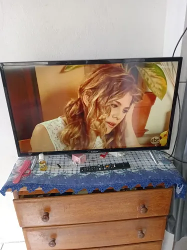 Vendo esta linda TV smart 32pol tcl motivo de viagem com urgência