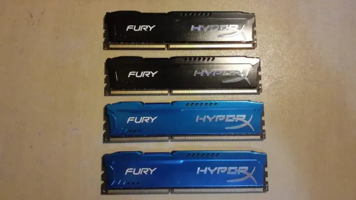 Kit 16GB RAM DDR3 1600MHz HyperX Fury (4 pentes de 4GB)