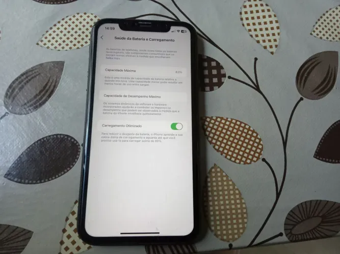 iPhone 11 64GB - Saúde da bateria 83% - Ótimo estado.