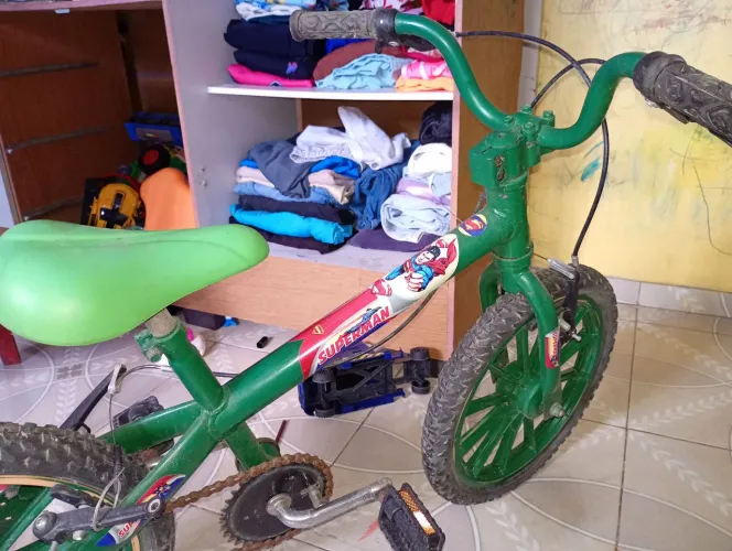 Bike infantil conservada - pronta pra uso