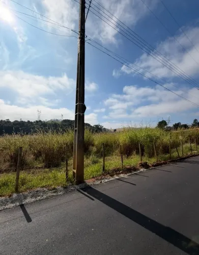 Terreno de 2300 m2, saída para br 040