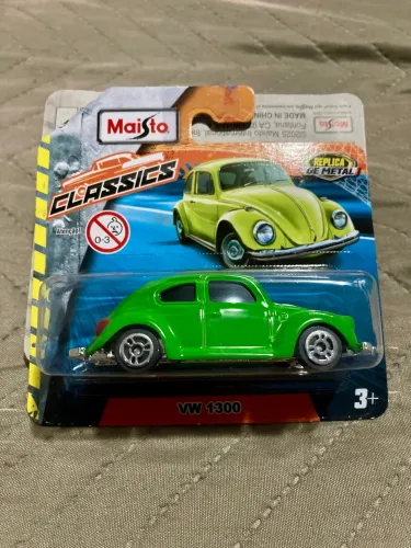 Carrinhos fusca maisto