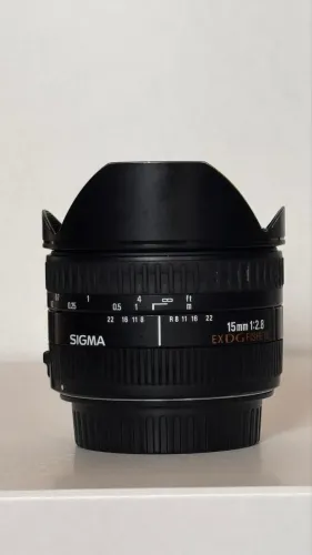 Sigma 15mm f/2.8 EX DG Fisheye - Lente Olho de Peixe para Canon EF