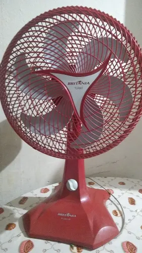 Ventilador Britânia turbo.