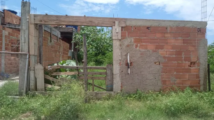 Vendo terreno com benfeitorias