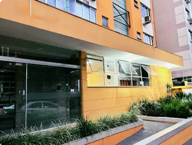 Kitnet/ Suite Mobiliada na Zona 07, uma quadra da UEM