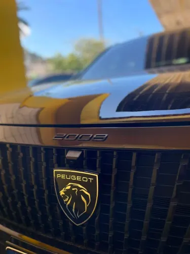 Peugeot 2008 Allure 1.0 Turbo Flex 5P Aut. 2025