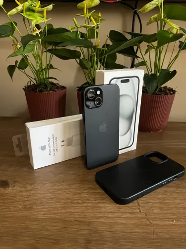 iphone 15 128GB. Saúde bateria 85%. Todo original. 