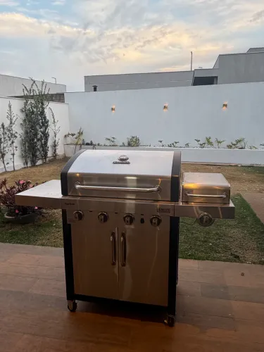 Churrasqueira a gás profissional Charbroil