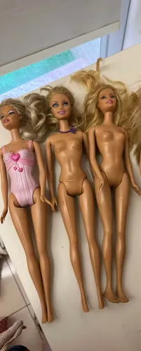 Barbies ?sucatas? originais Mattel