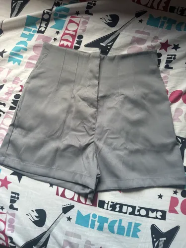 Short cinza (P) 