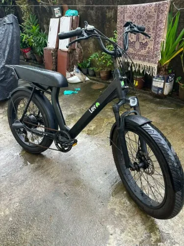 Vendo bike elétrica lev cruiser funcionando perfeitamente só está sem a bateria 