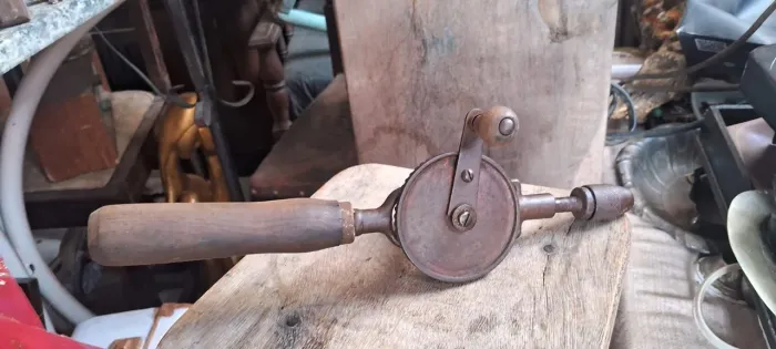 Furadeira antiga relíquia  colecionavel