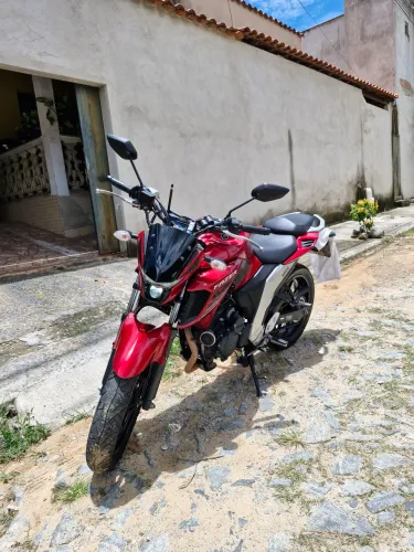 Vende-se yamaha fz25 22/23 em ótimas condições 