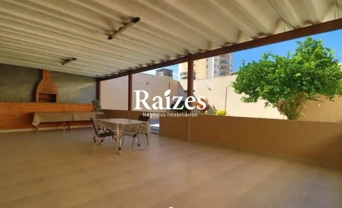 Casa para Locação no Bairro Brasil com 3 Quartos sendo 1 Suíte, Varanda Gourmet e 4 Vagas