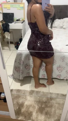 Vende-se vestido nunca usado