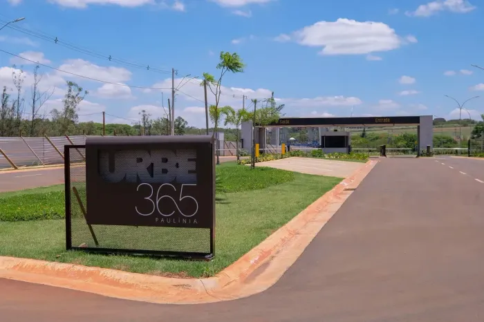 Lote em Paulínia, condomínio Fechado 270K