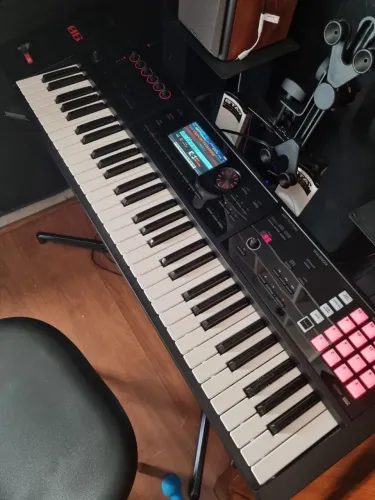 Roland FA 06