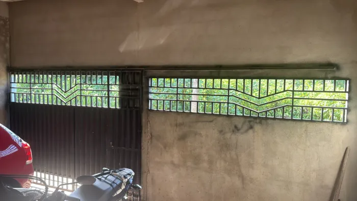 Vendo portão de ferro 3 metros mais grade