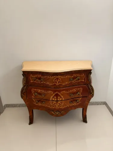 Cômoda Bombê Luís XV com Tampo de Mármore