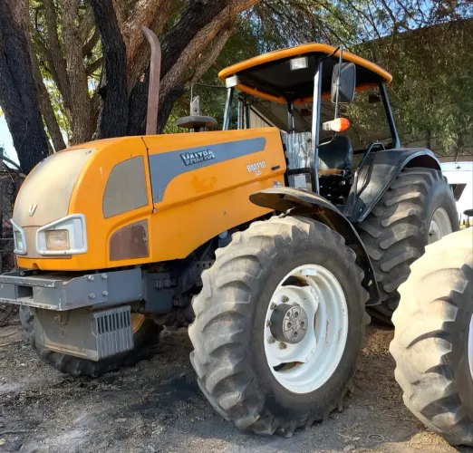 Trator Valtra BM110 2015 - Entrada 10%