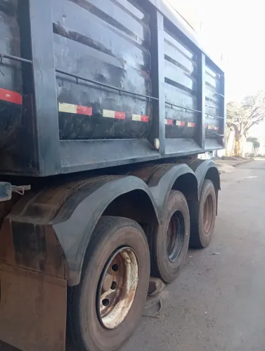 Vendo carreta 2011
