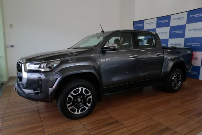 Toyota Hilux CD SRX Plus 4X4 2.8 TDI Die. Aut. 2024