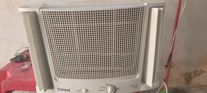Ar de janela consul 7500 btus revisado e limpo gelando muito